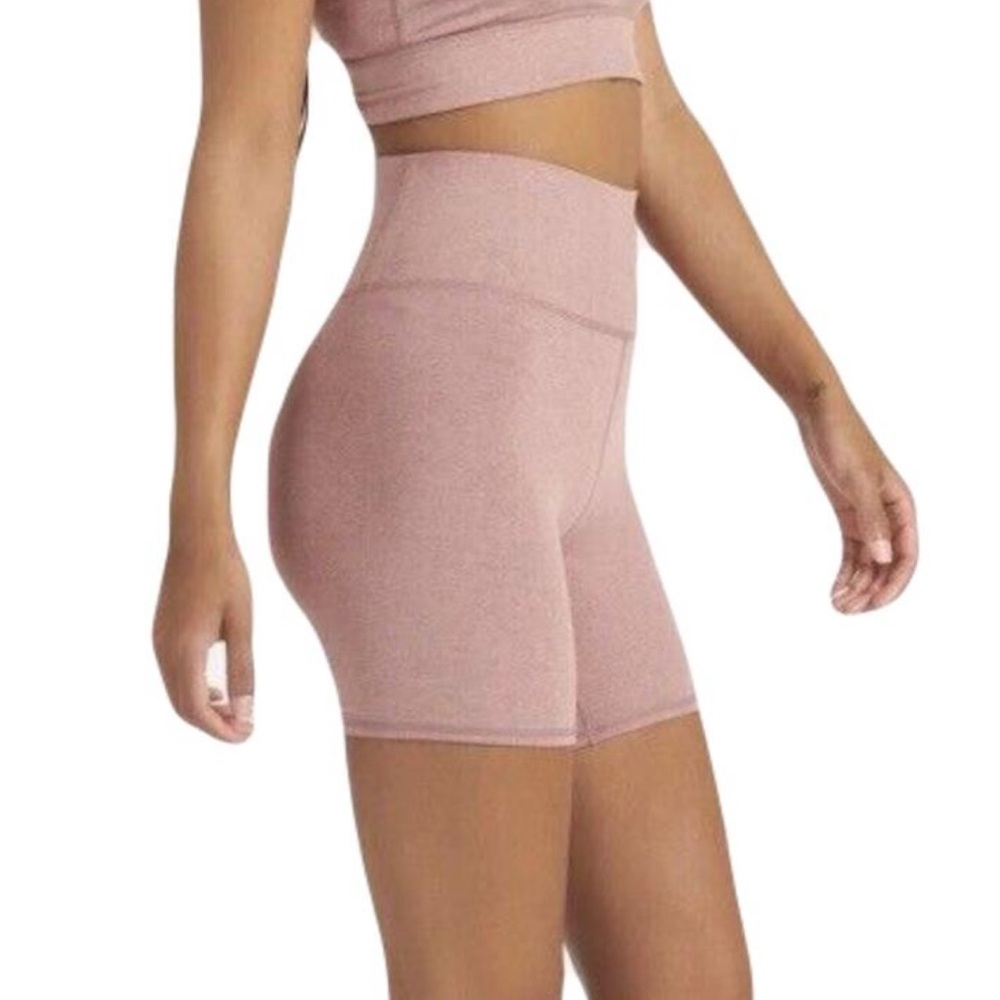 Vuori Clean Elevation Shorty Women's Pink High-Waisted Shorts